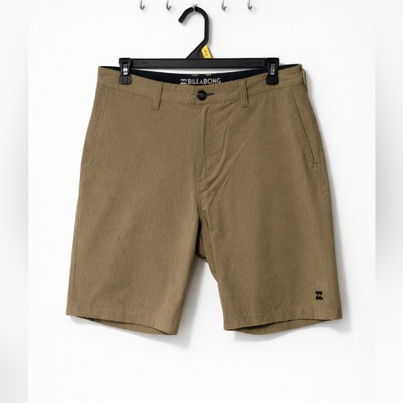 Billabong Other - ✨ Billabong Crossfire Mid Submersible Khaki Walk Shorts Size 32